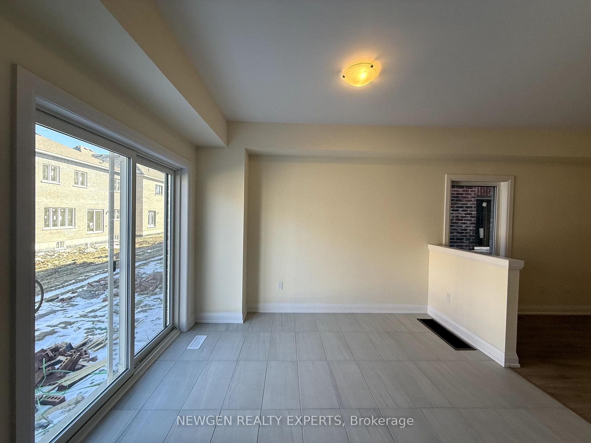 168 Seguin Street photo 8
