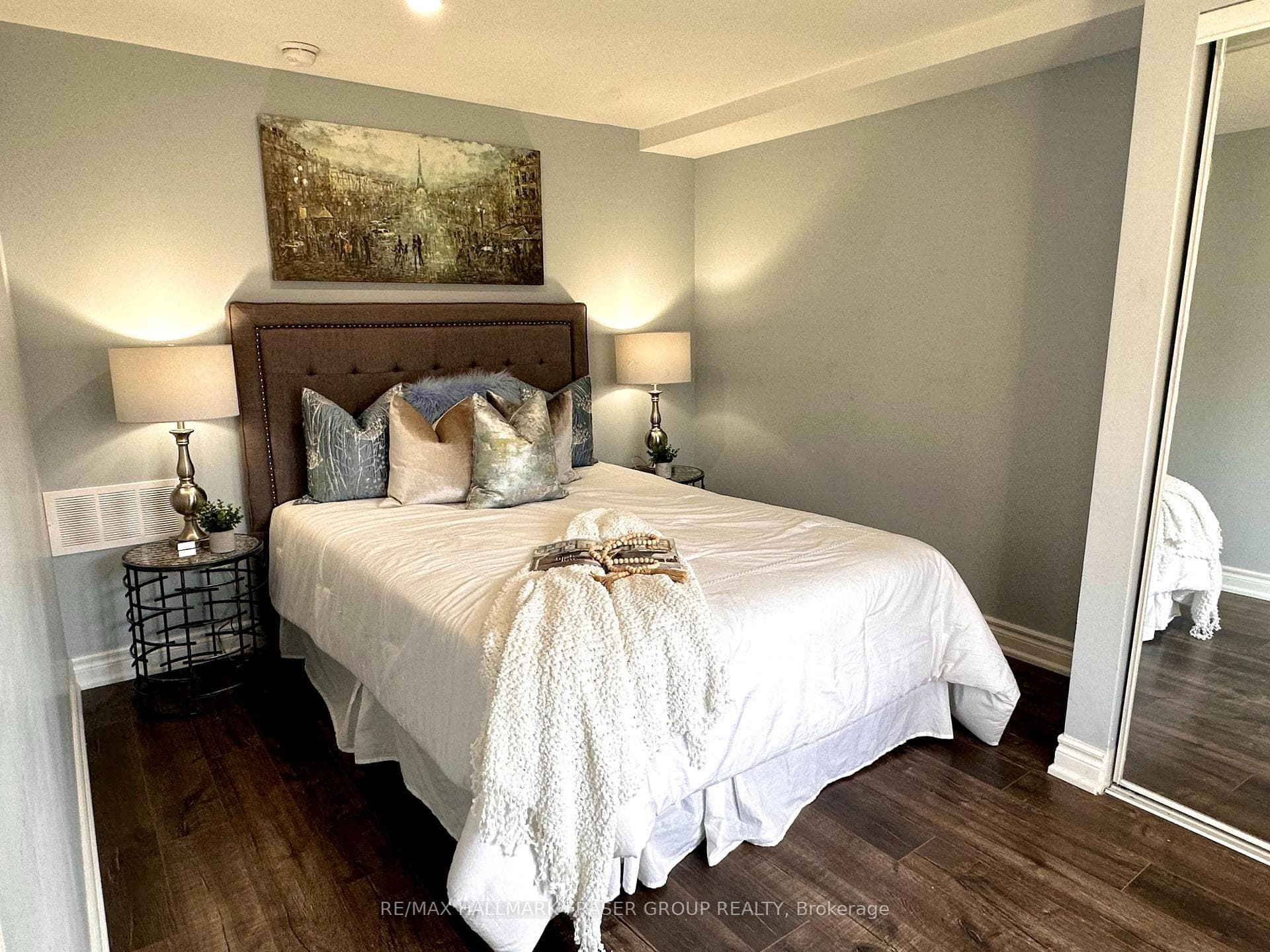1800 Silverstone Crescent photo 31