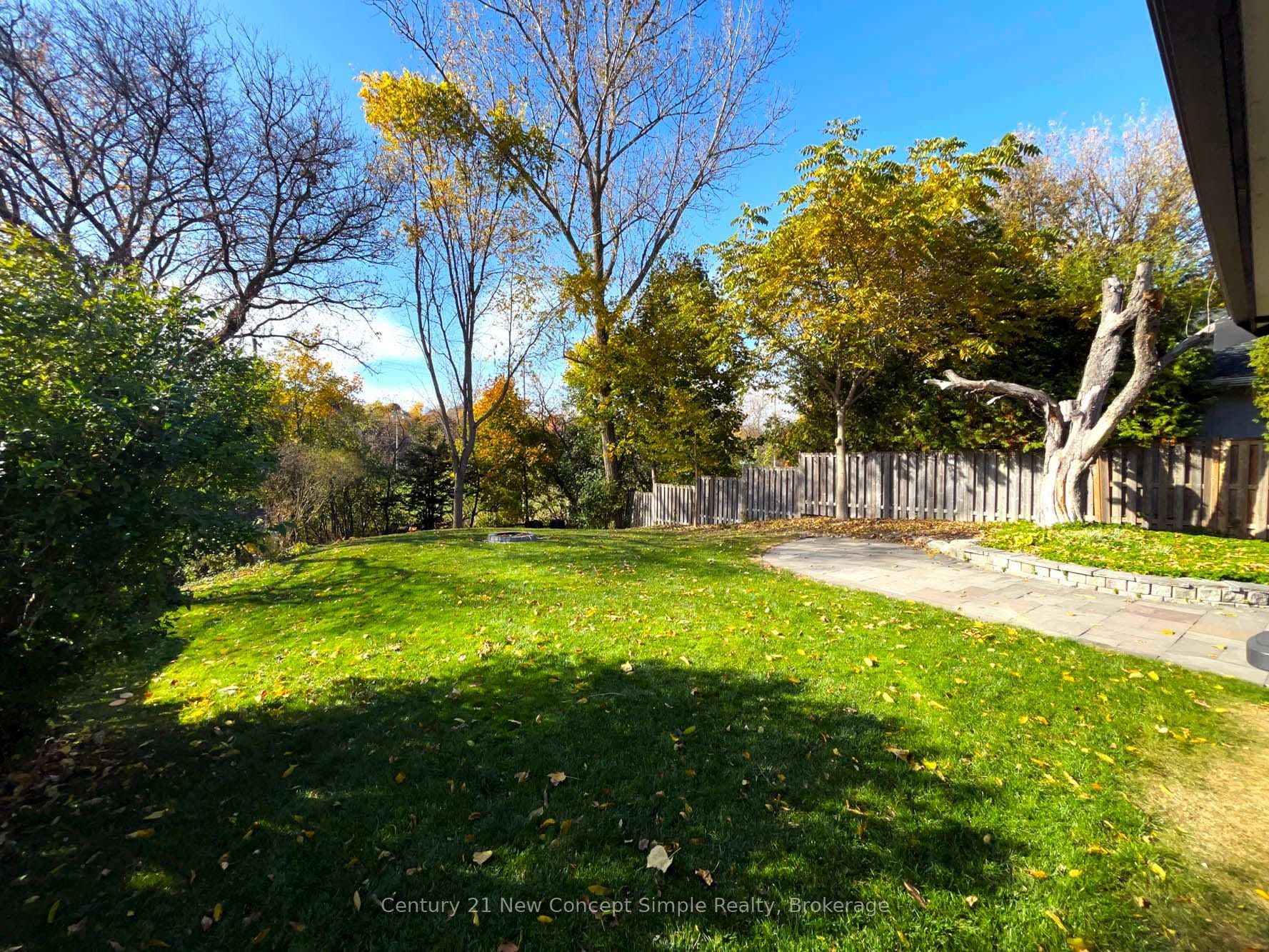 56 Machell Avenue photo 33