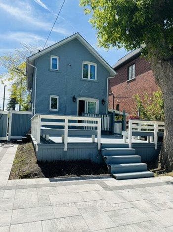 1115 Islington Avenue photo 4