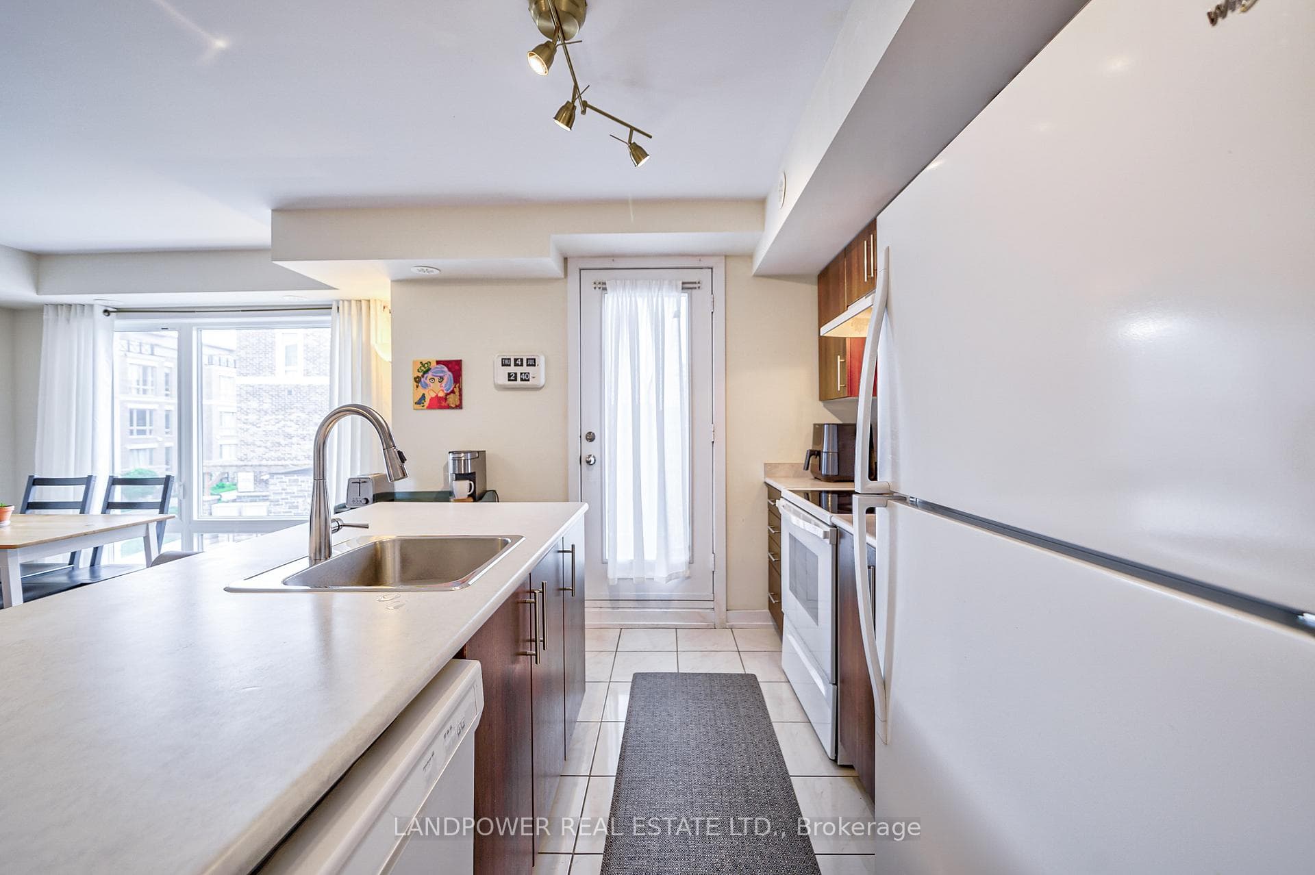 2 Dunsheath Way Unit 104 photo 26