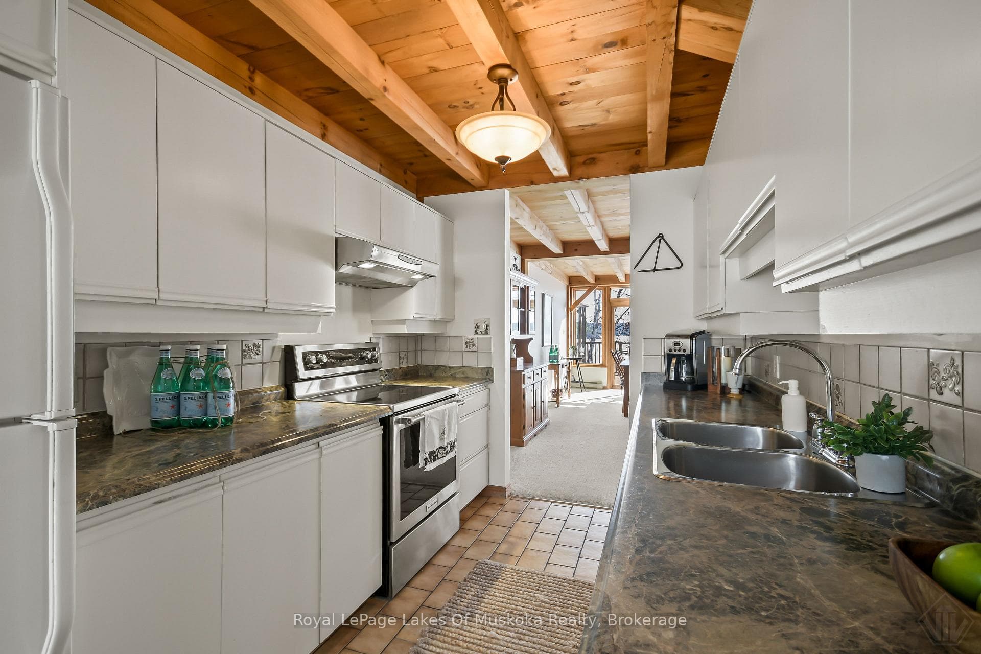 124B Maplehurst Road photo 22