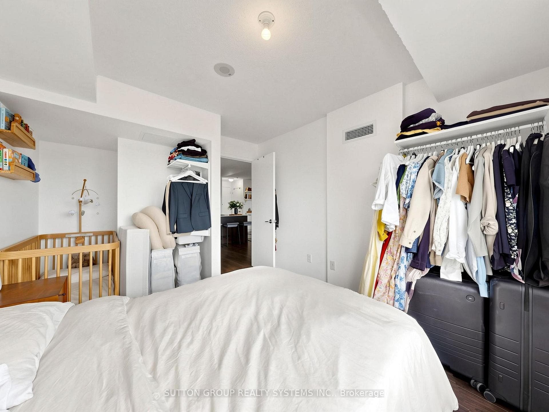 812 Lansdowne Avenue Unit 714 photo 22