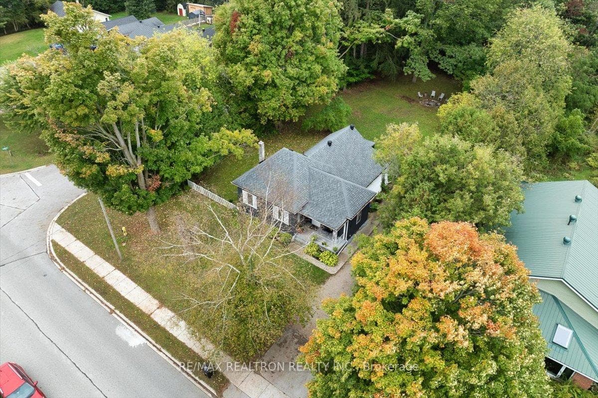 64 Mill Street photo 4