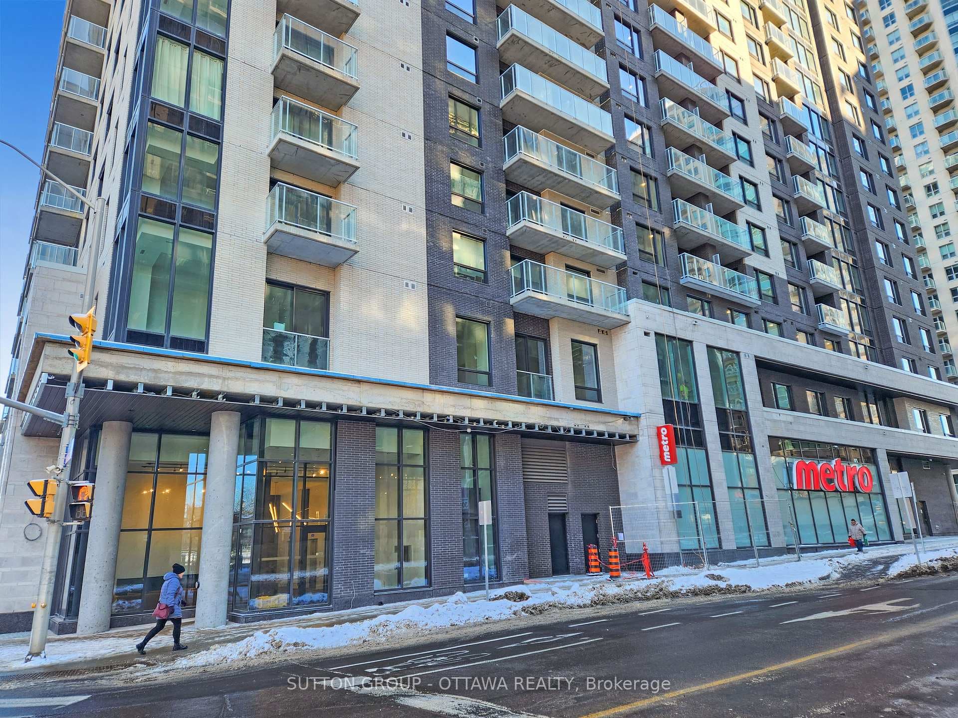 180 George Street Unit 1701 photo 2