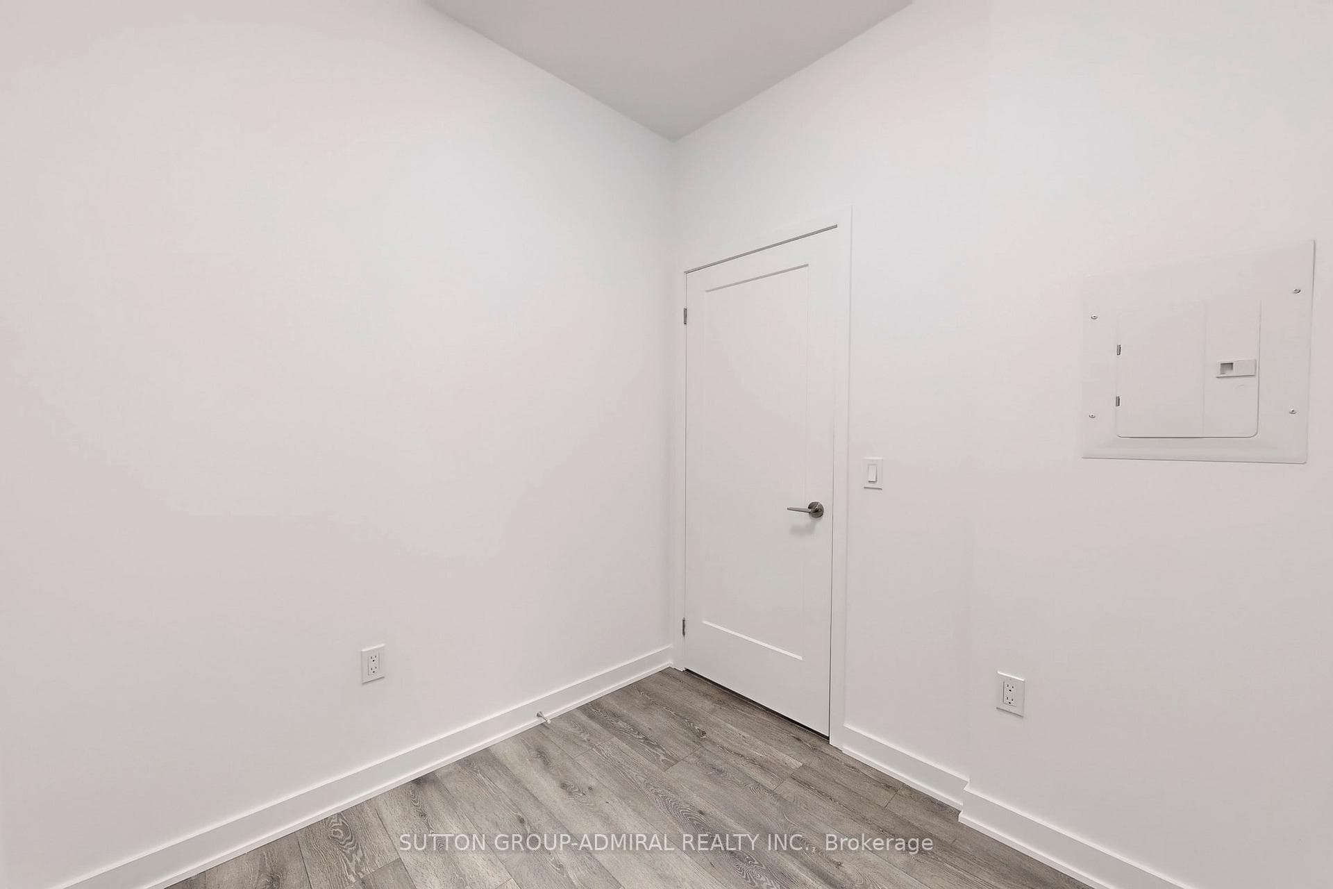 105 Oneida Crescent Unit 301 photo 20