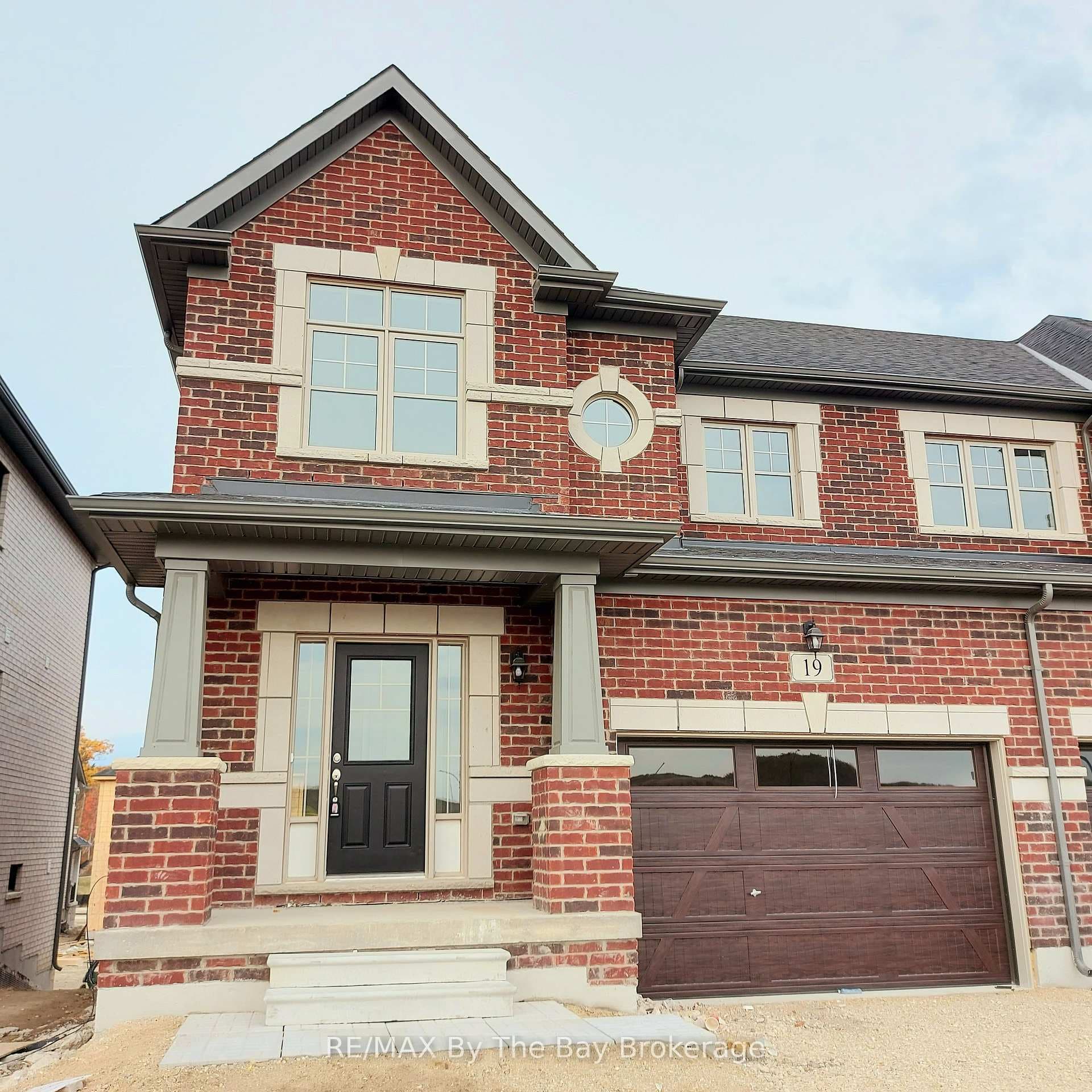 19 Federica Crescent photo 4