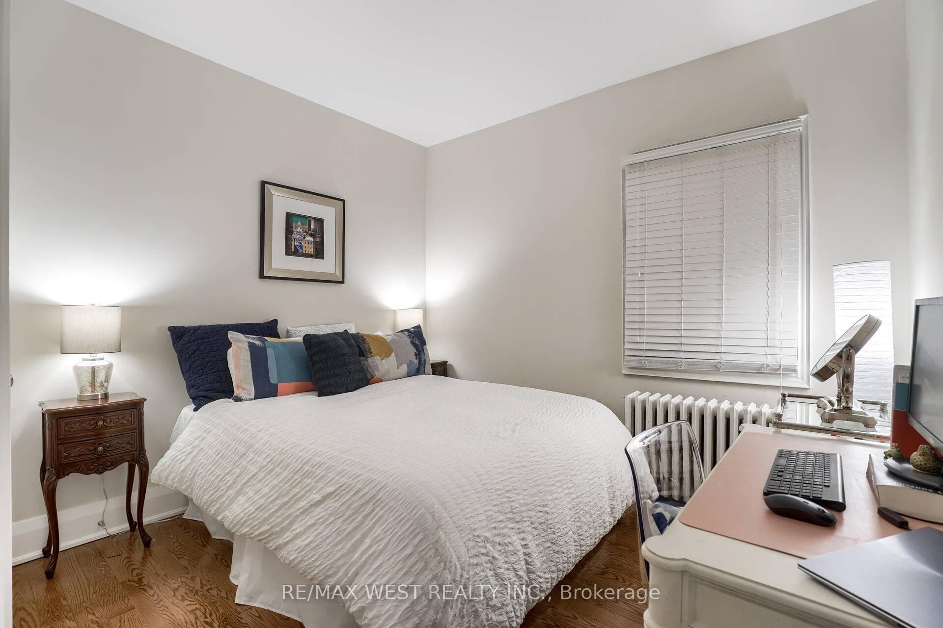 6 Oriole Gardens Unit Main photo 22