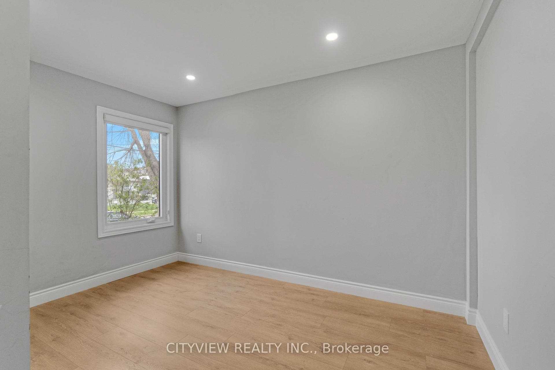 76 Stapleton Avenue photo 20