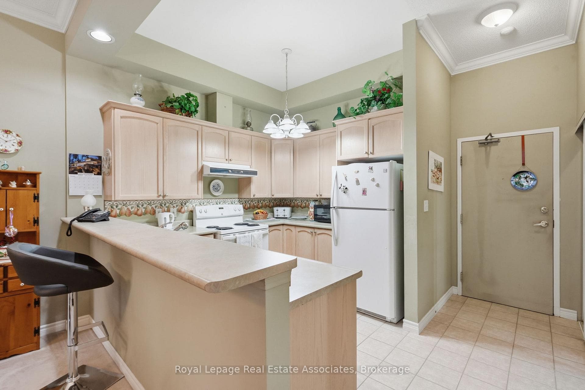 262 Dundas Street Unit 216 photo 9