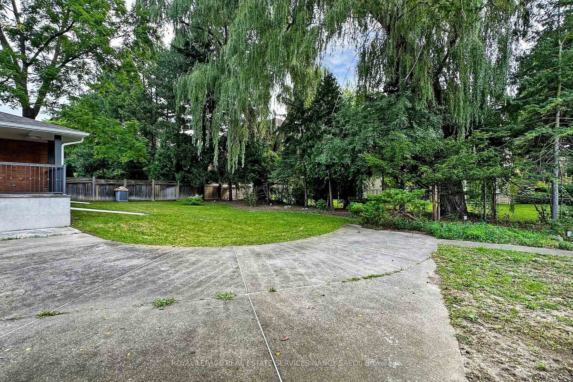 21 Sandfield Road photo 1