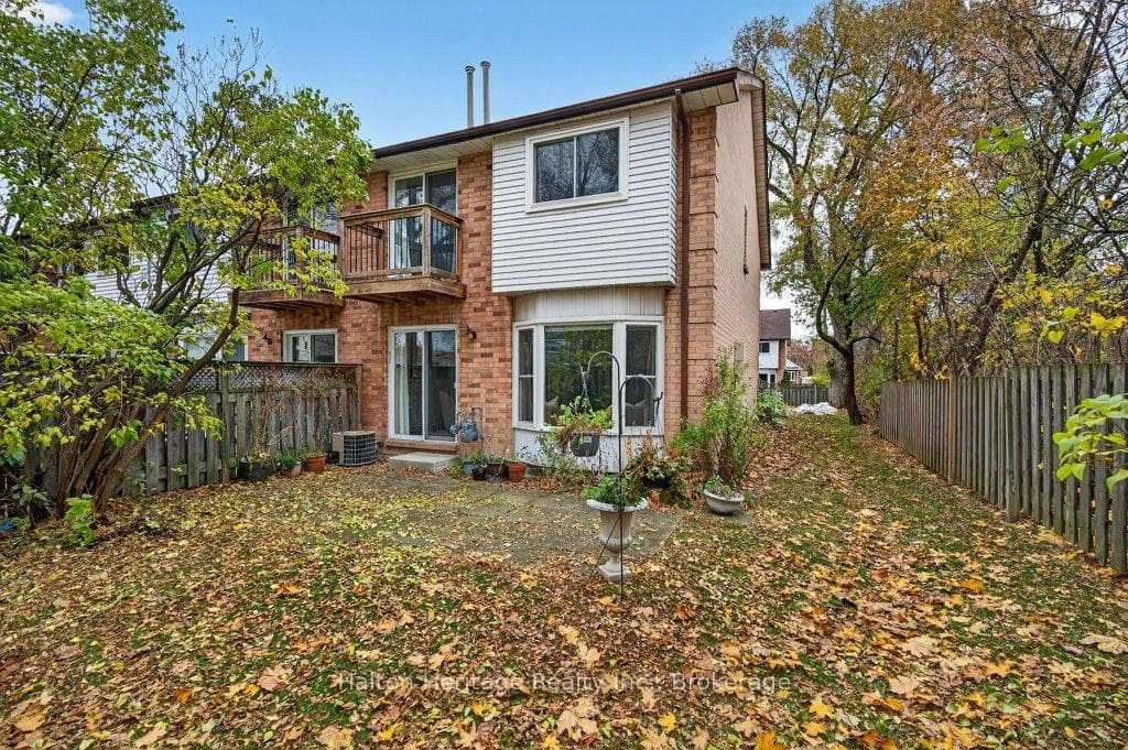 14 Brucedale Avenue photo 36