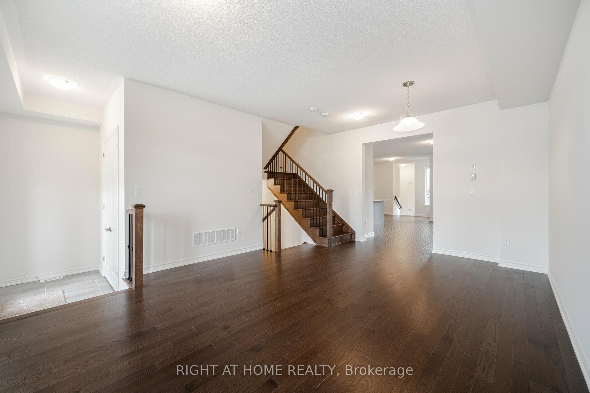 496 Twin Streams Road photo 9