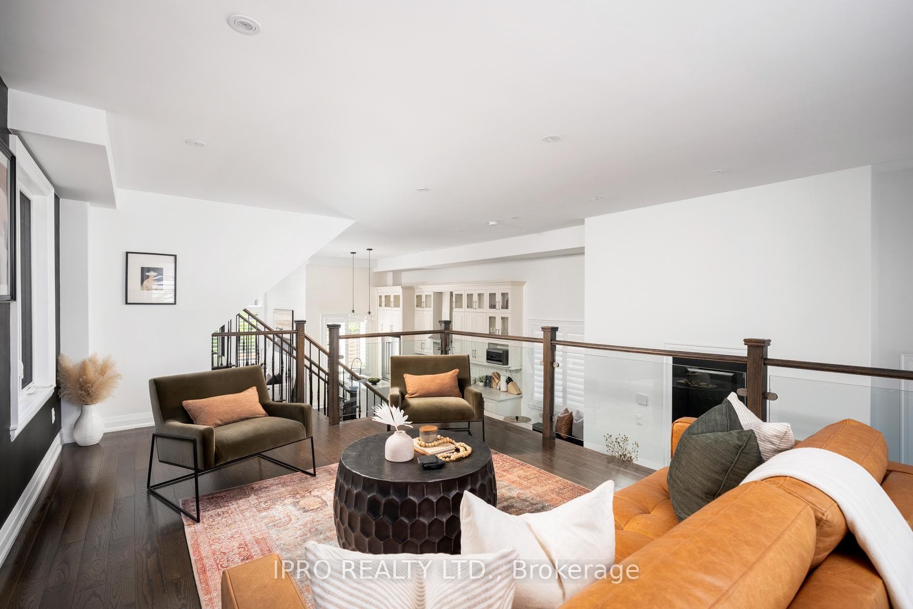 86 Roosevelt Road photo 15