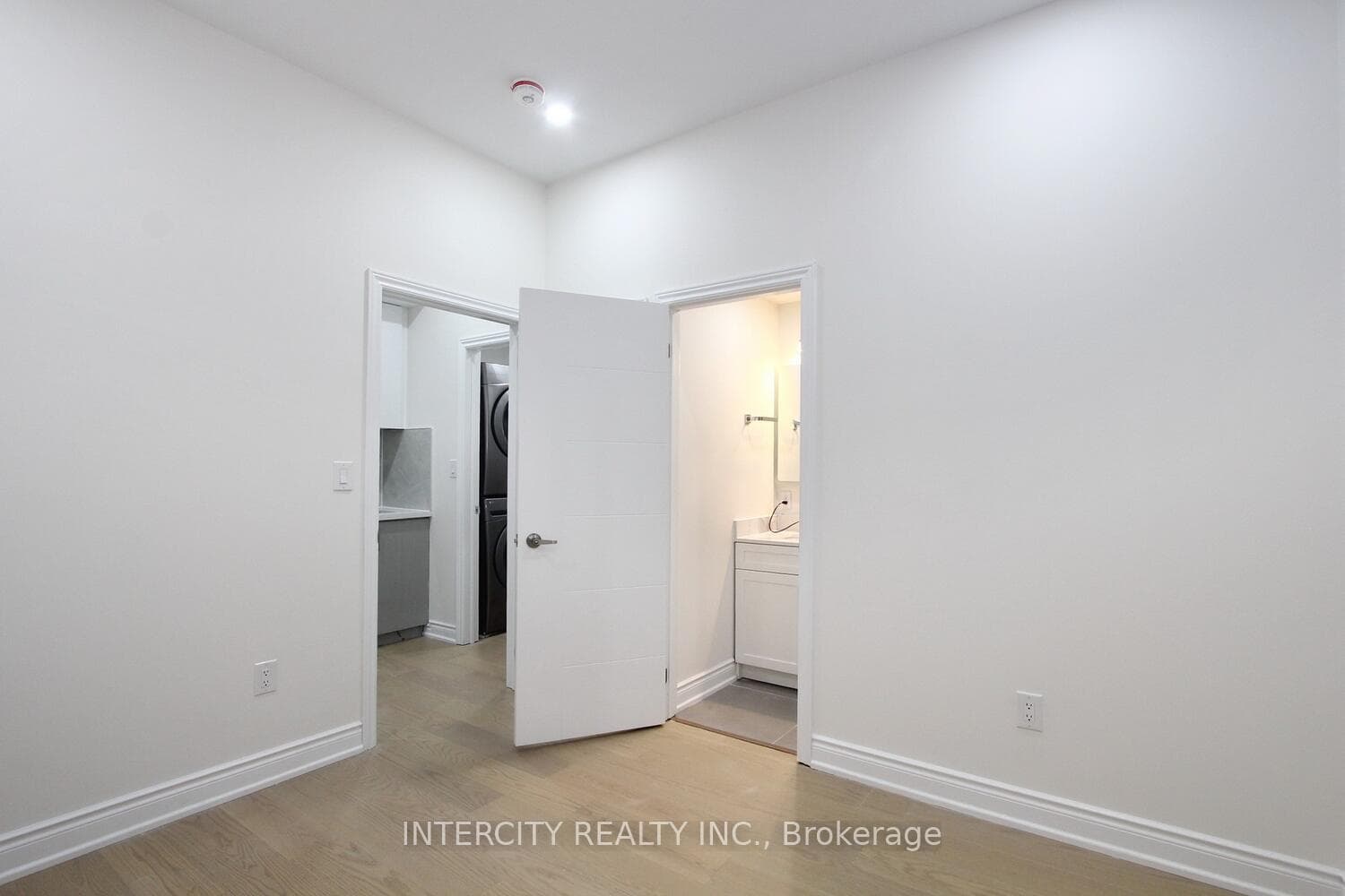 11 Desiree Place photo 13