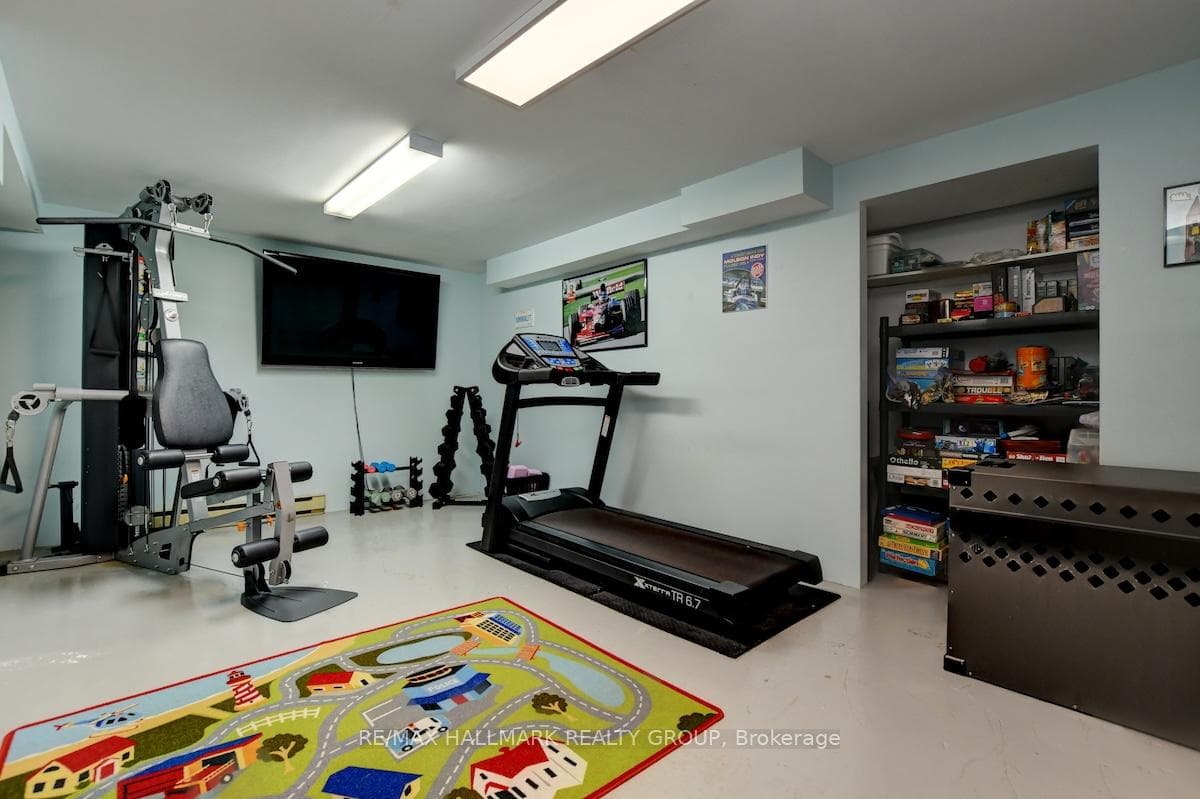 1692 Caminiti Crescent photo 44