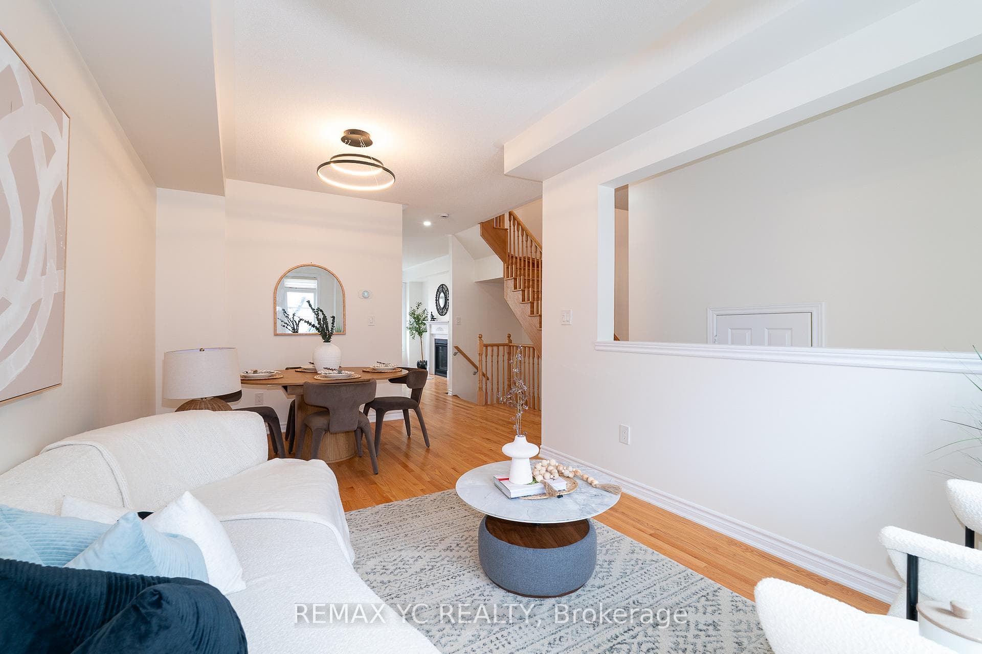 58 Sandwell Street photo 4