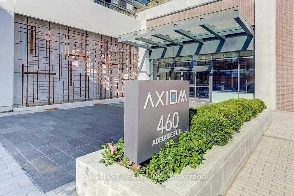 460 Adelaide Street Unit 601 photo 2