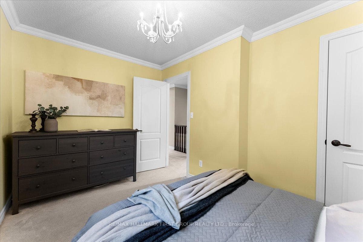 7 Princeton Court photo 35