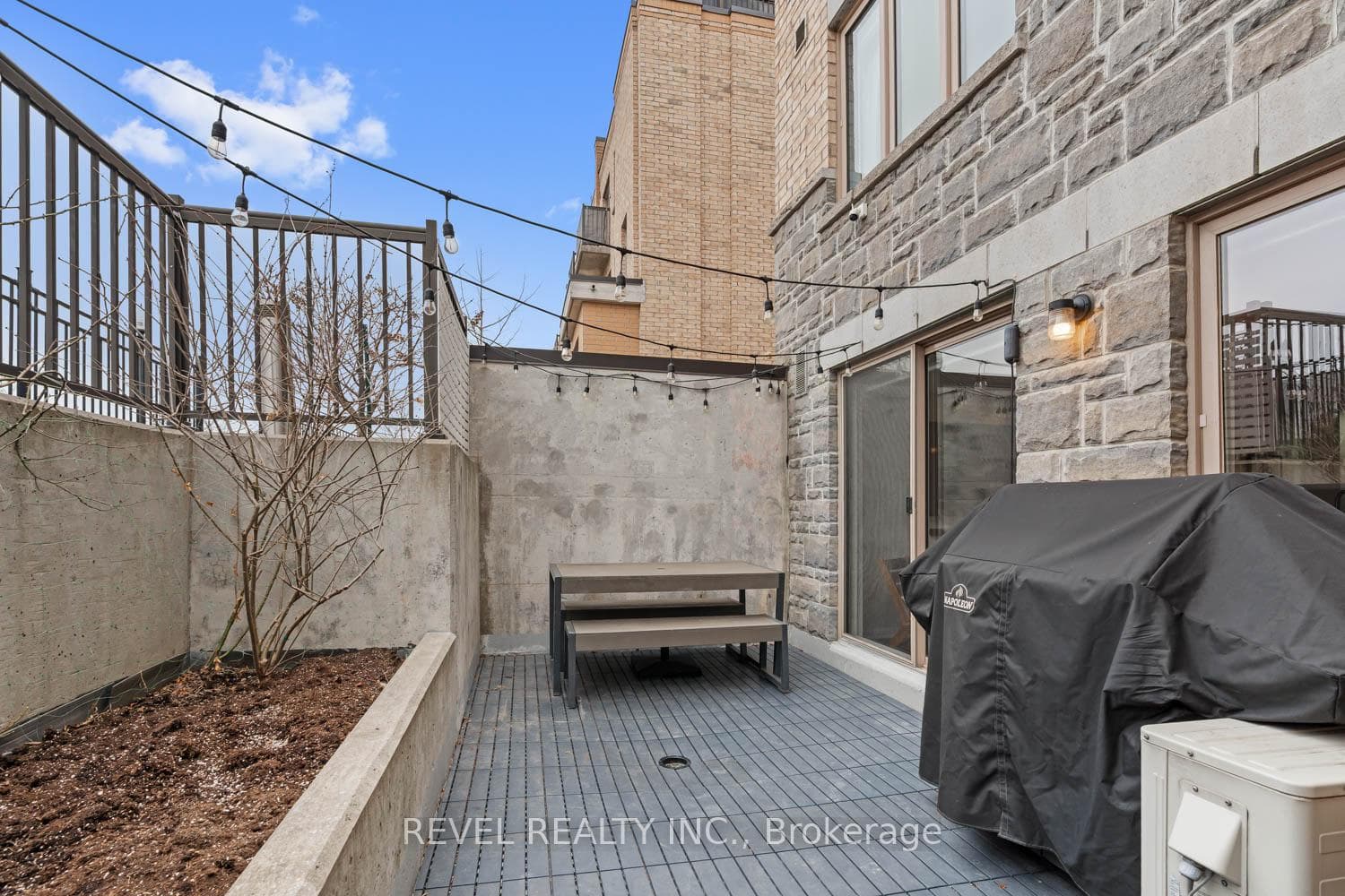 8 Foundry Avenue Unit 157 photo 24