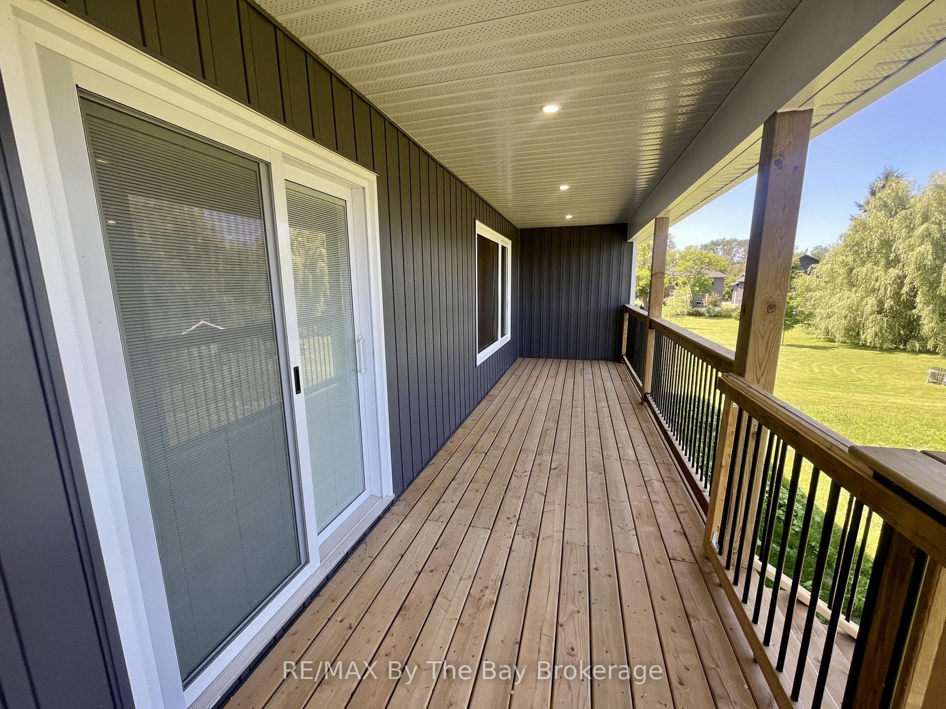 22 Lakeshore Road photo 19