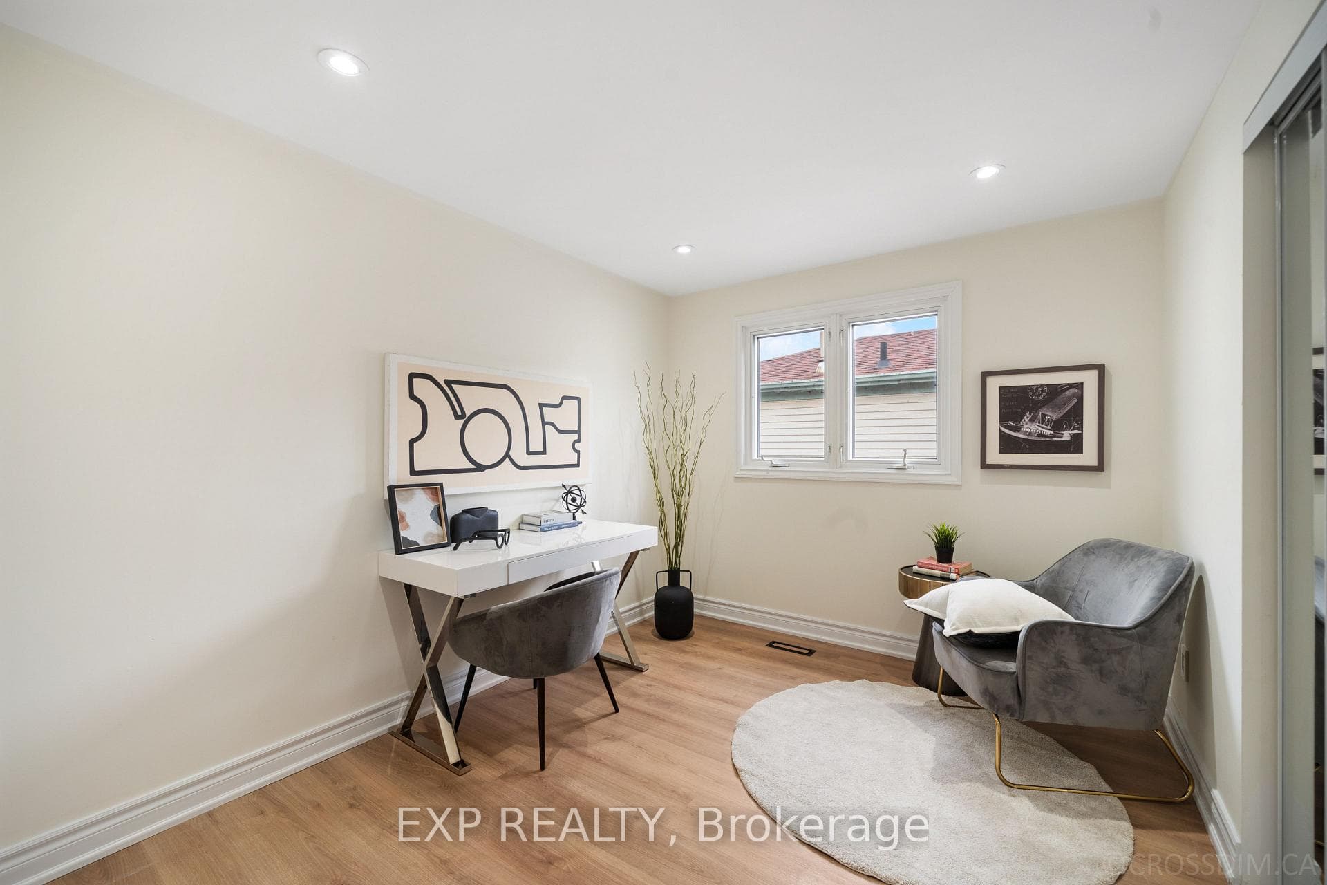 144 Snowshoe Crescent photo 24