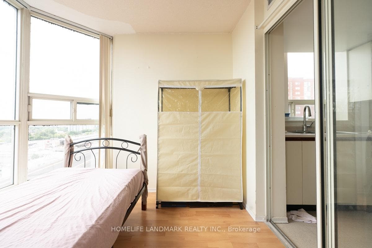 2466 Eglinton Avenue Unit 1005 photo 12