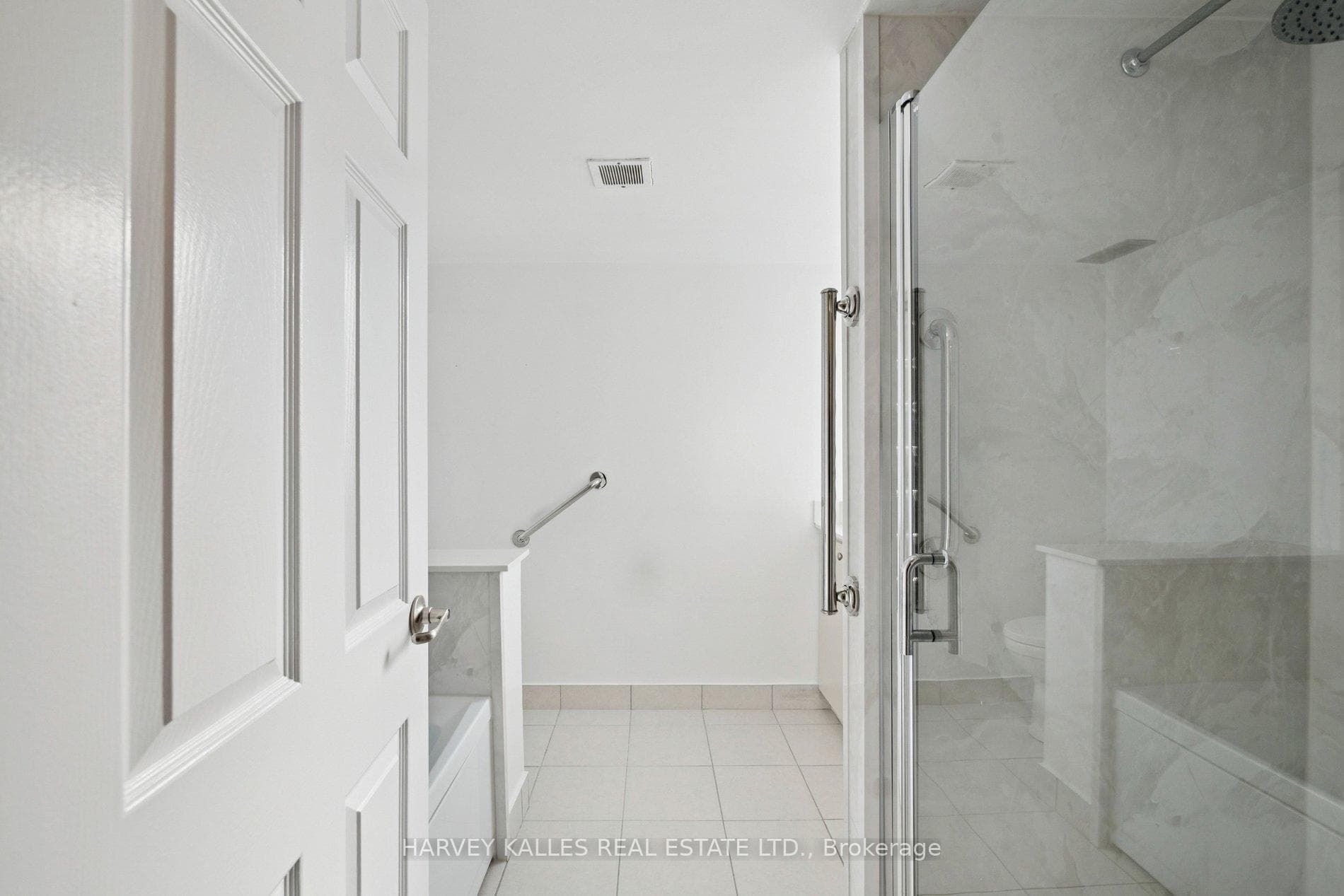 55 Skymark Drive Unit 2403 photo 36