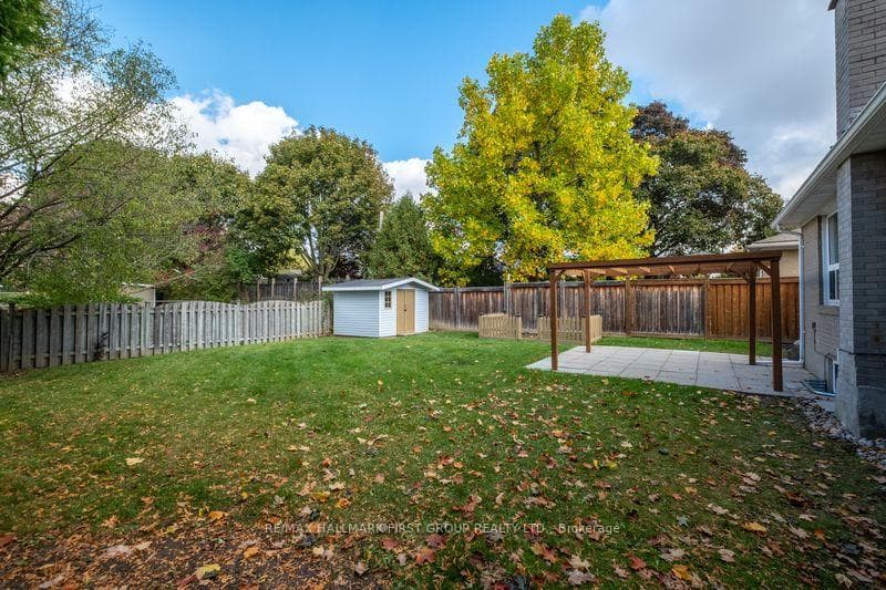 1000 Wardman Crescent photo 24