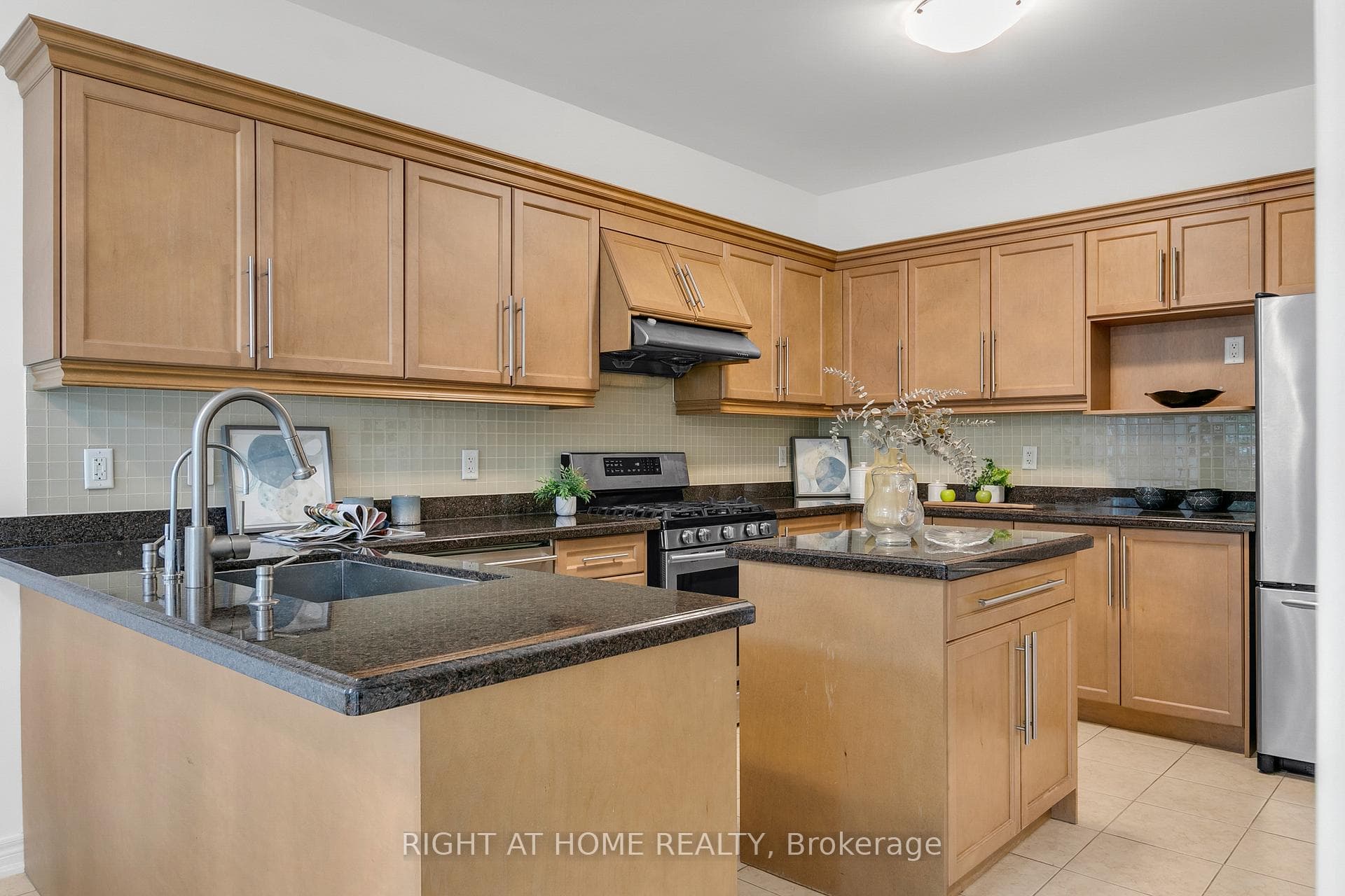 360 Stonebridge Drive photo 19