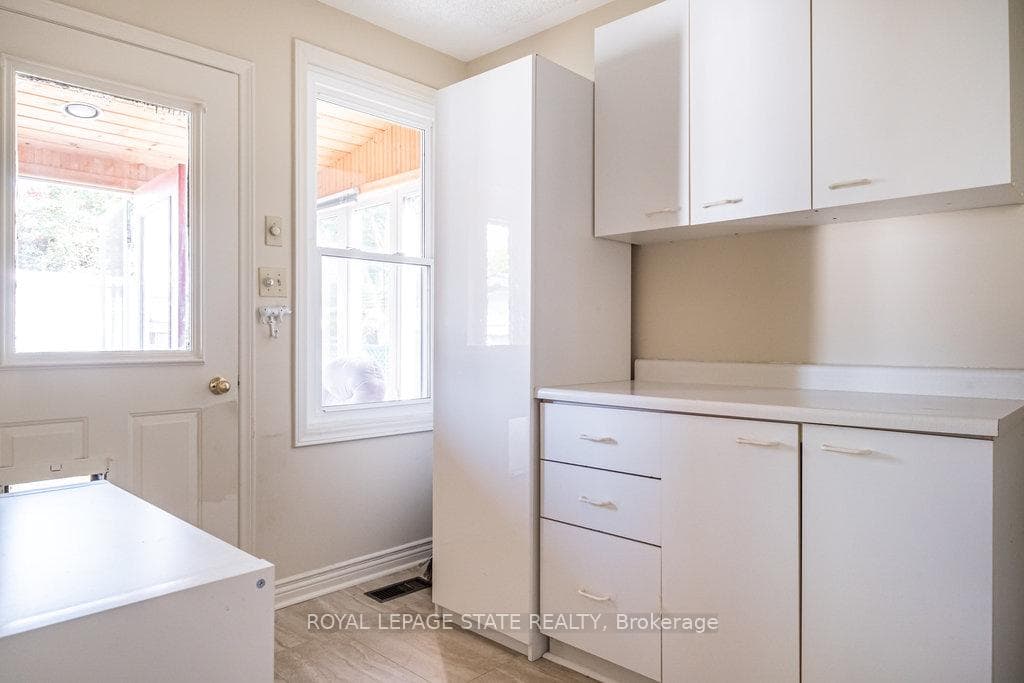 170 Parkview Drive photo 18