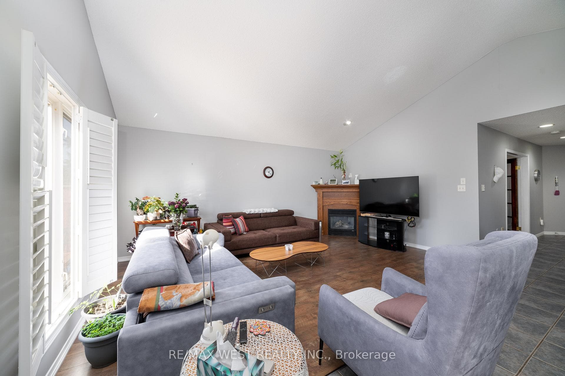 1286 Burkholder Drive photo 6
