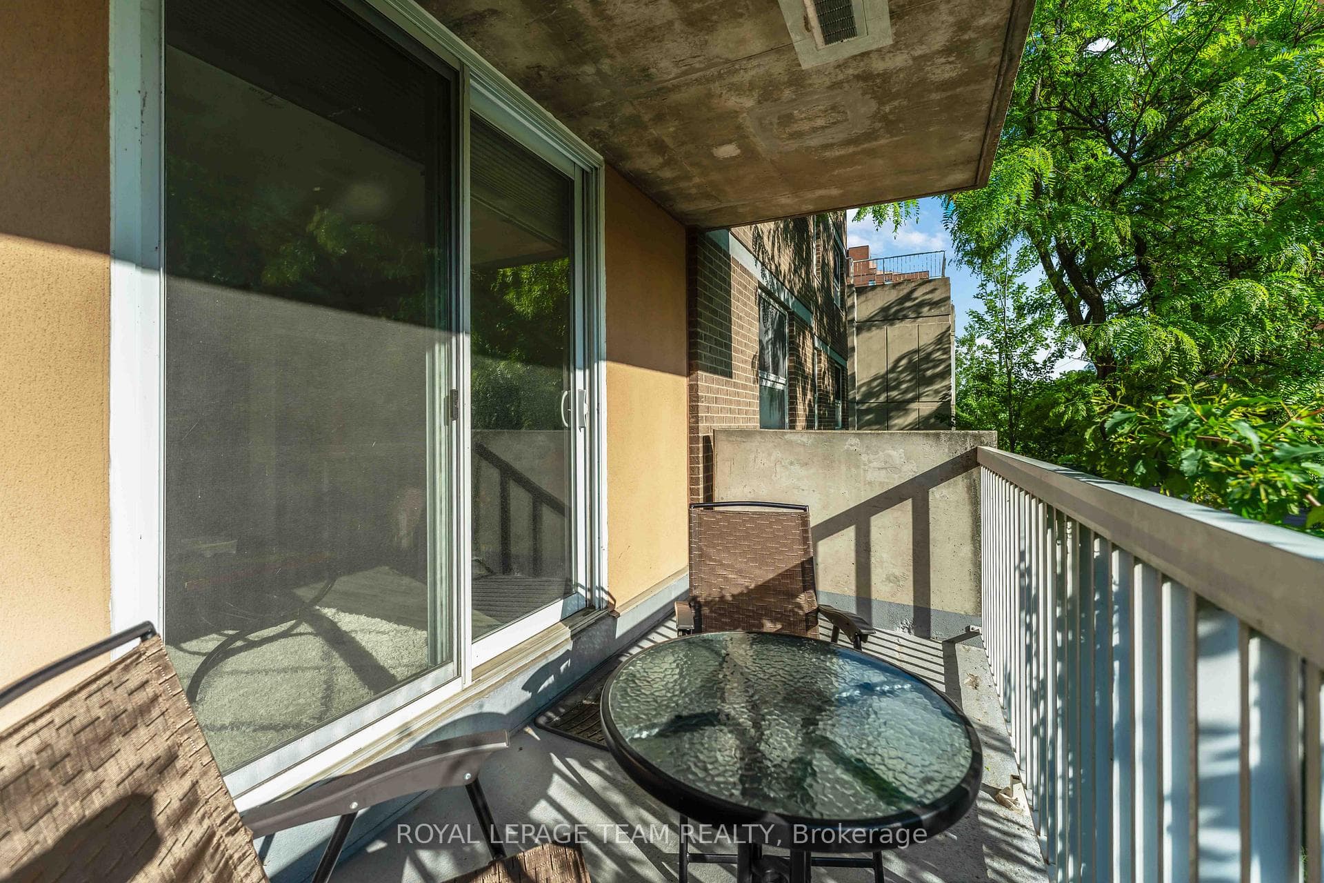 110 Forward Avenue Unit 203 photo 26