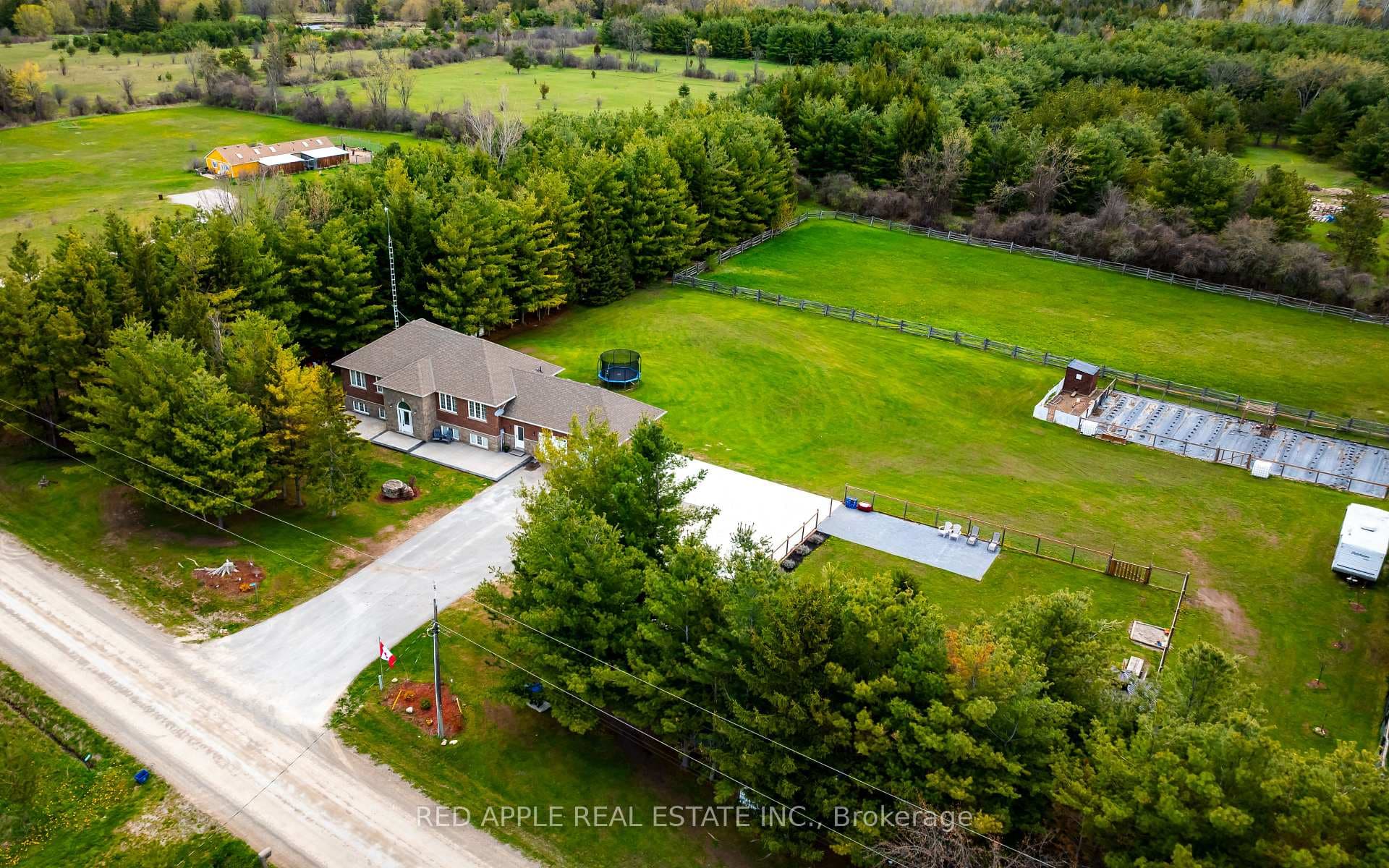 996609 Mulmur-Tosorontio Townline photo 1