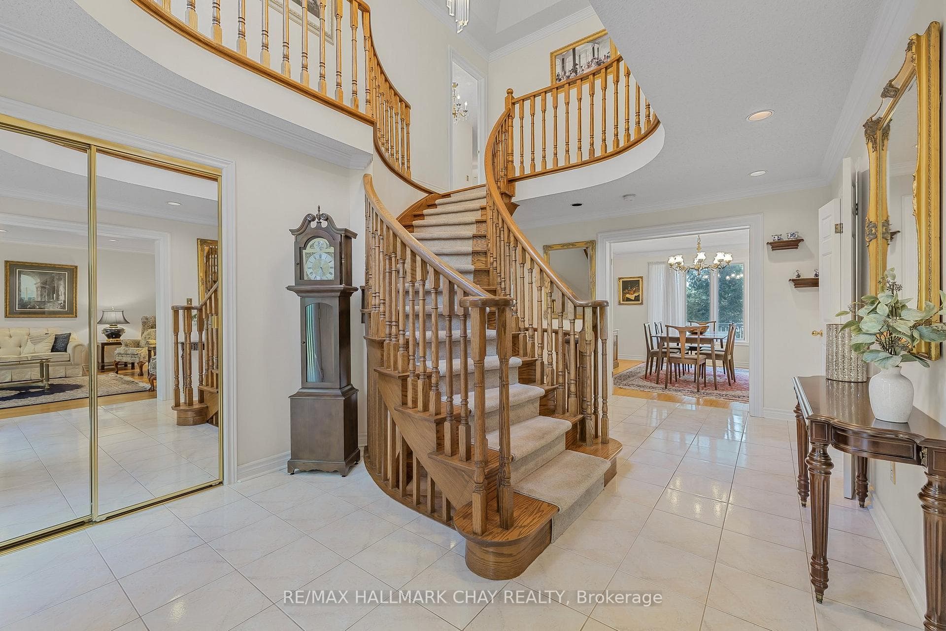 2536 Jarvis Street photo 4