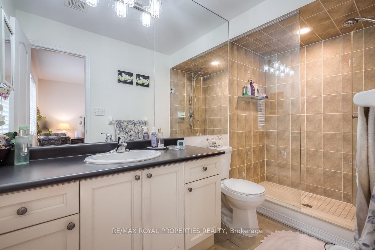 27 Summerside Avenue photo 17