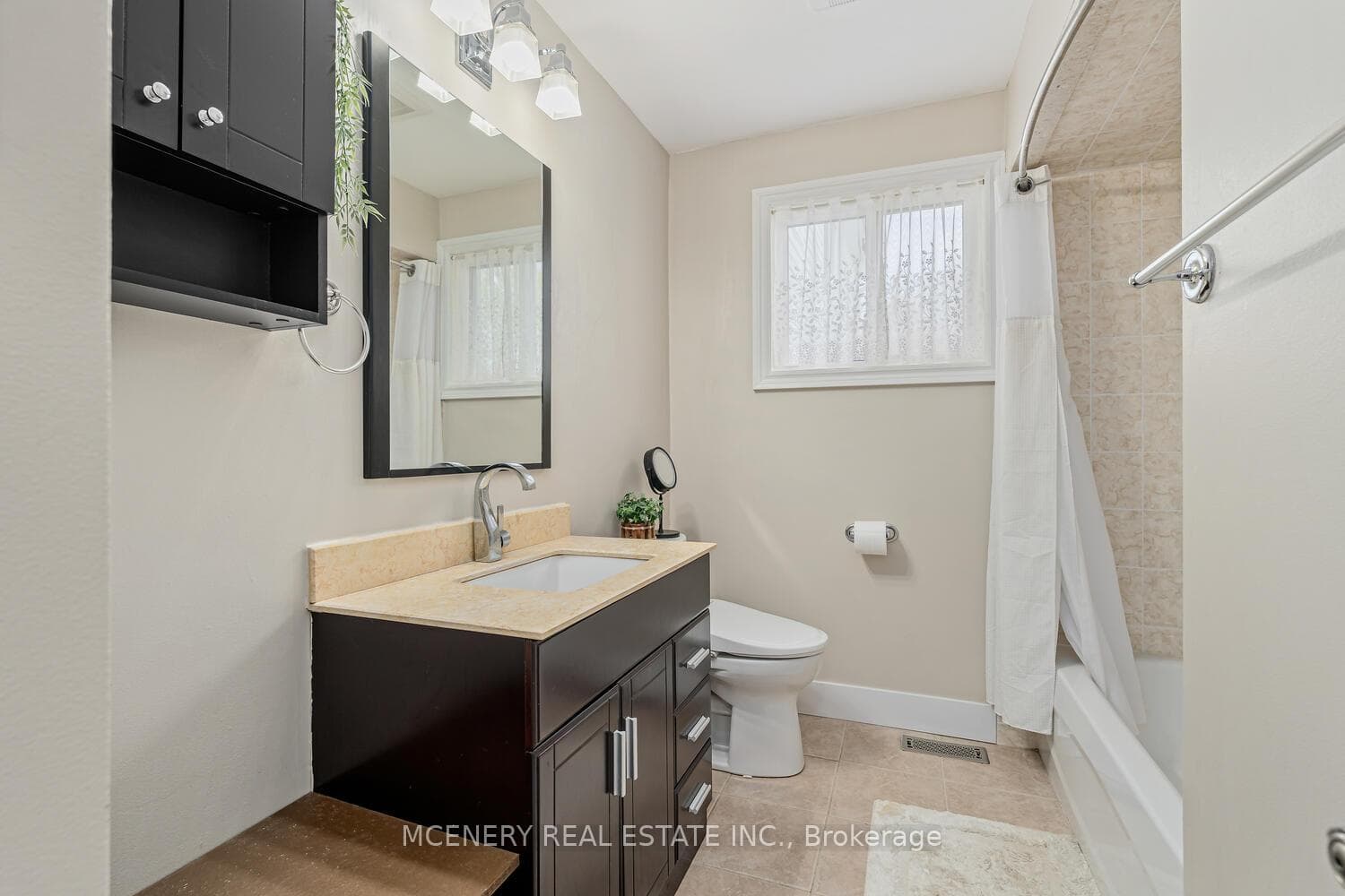 21 ERINDALE Drive photo 23