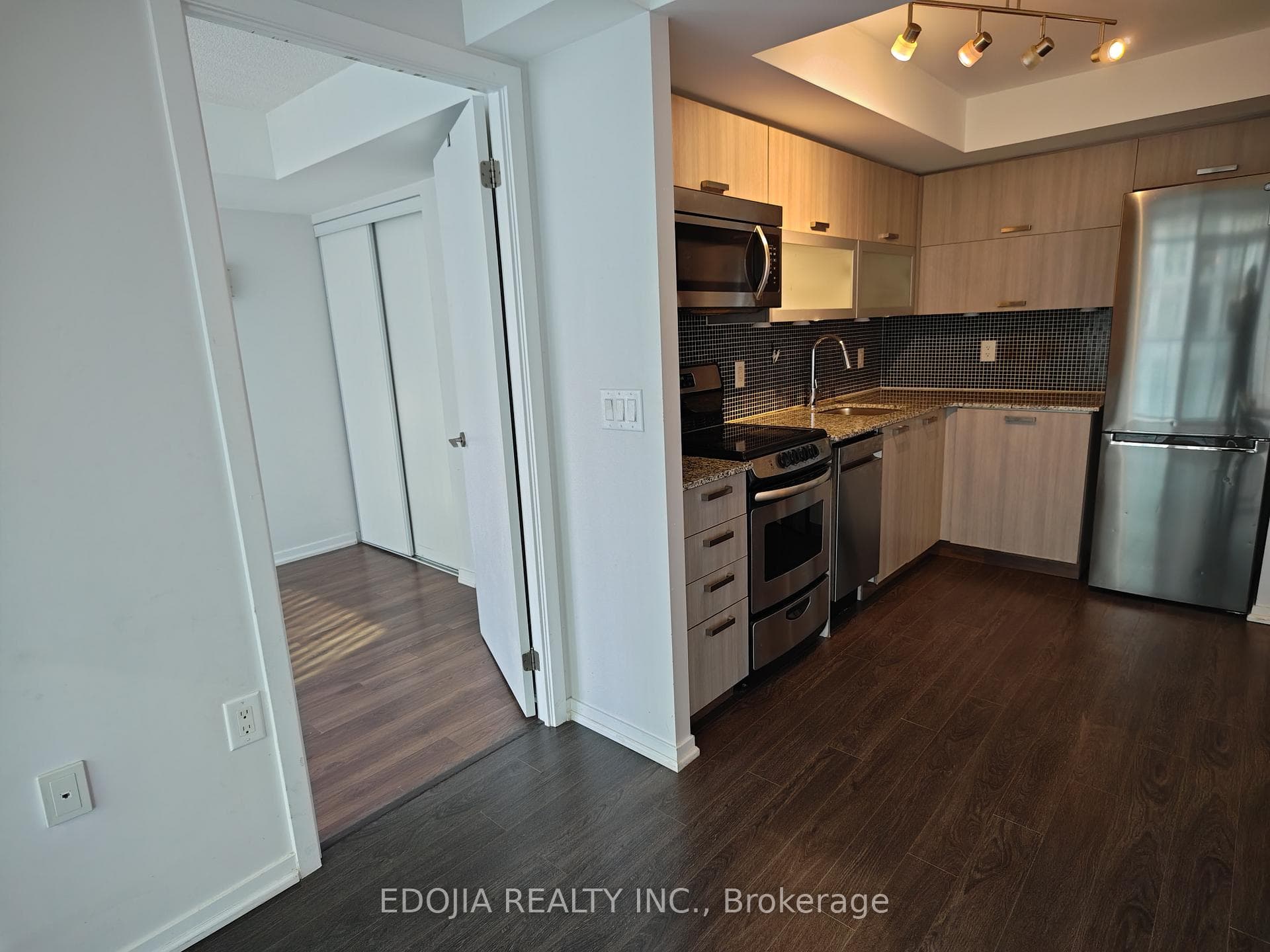 36 Lisgar Street Unit 1011W photo 2