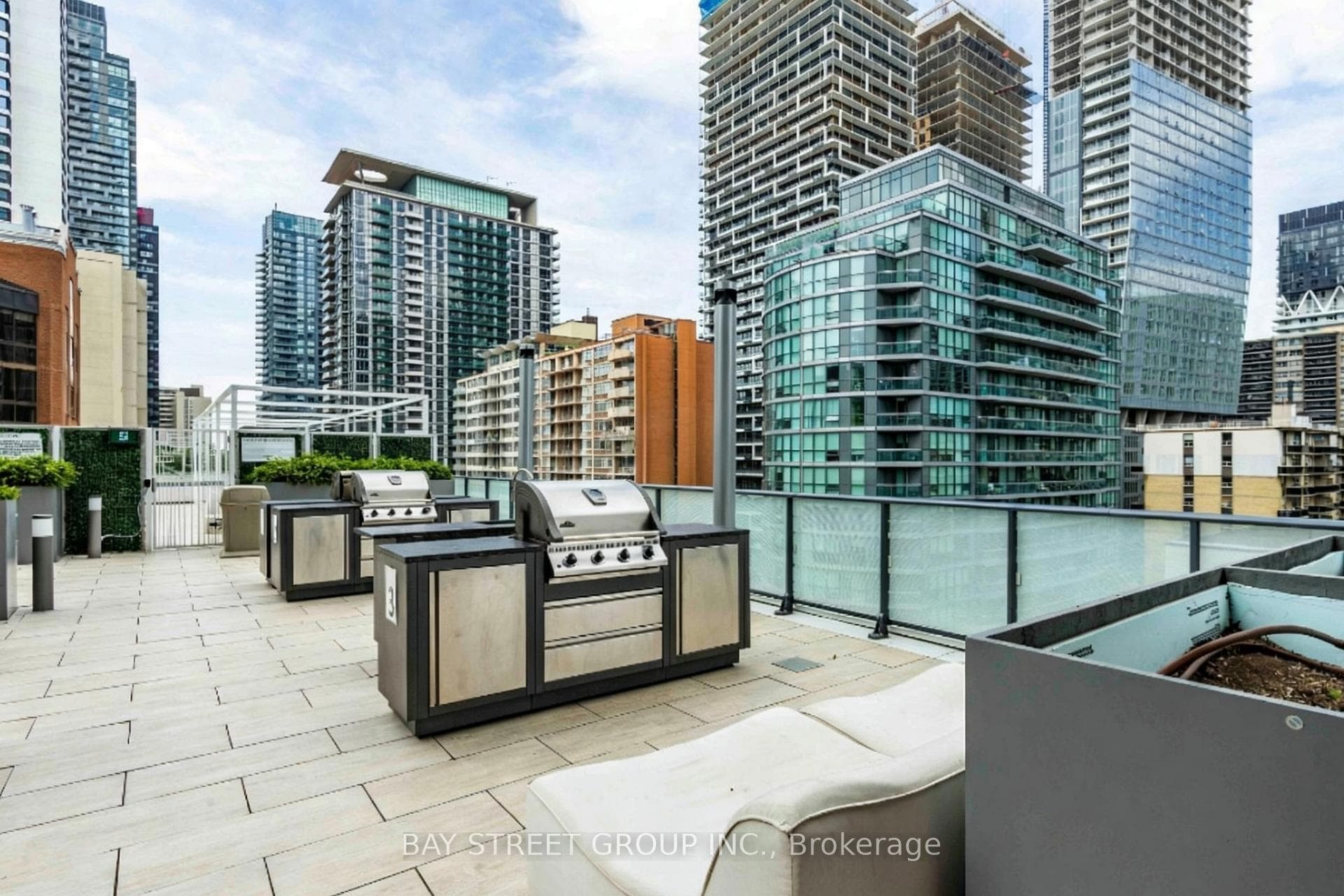 161 Roehampton Avenue Unit 3303 photo 27