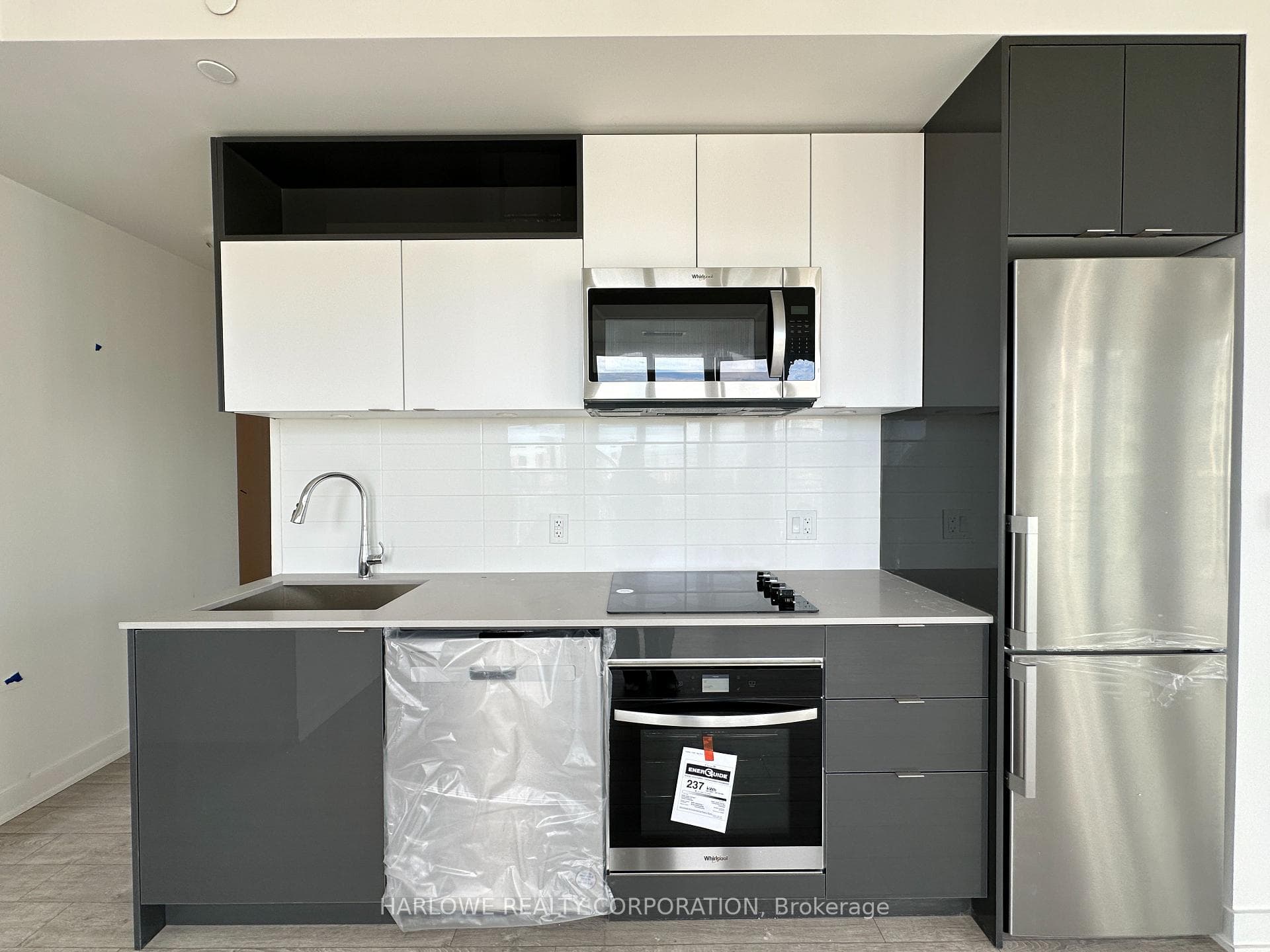 135 Lower Sherbourne Street Unit 2033 W photo 1