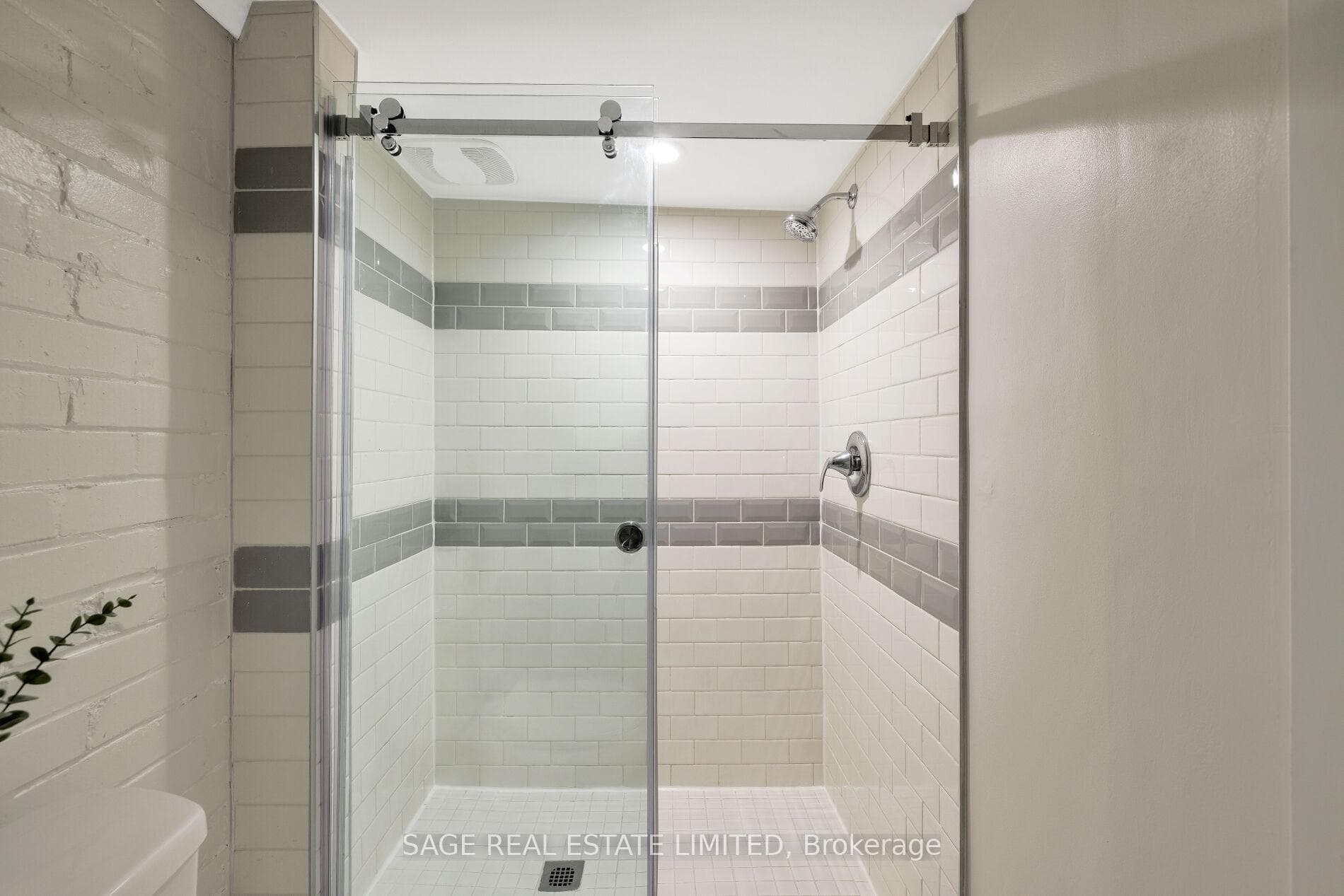 208 Galley Avenue photo 28