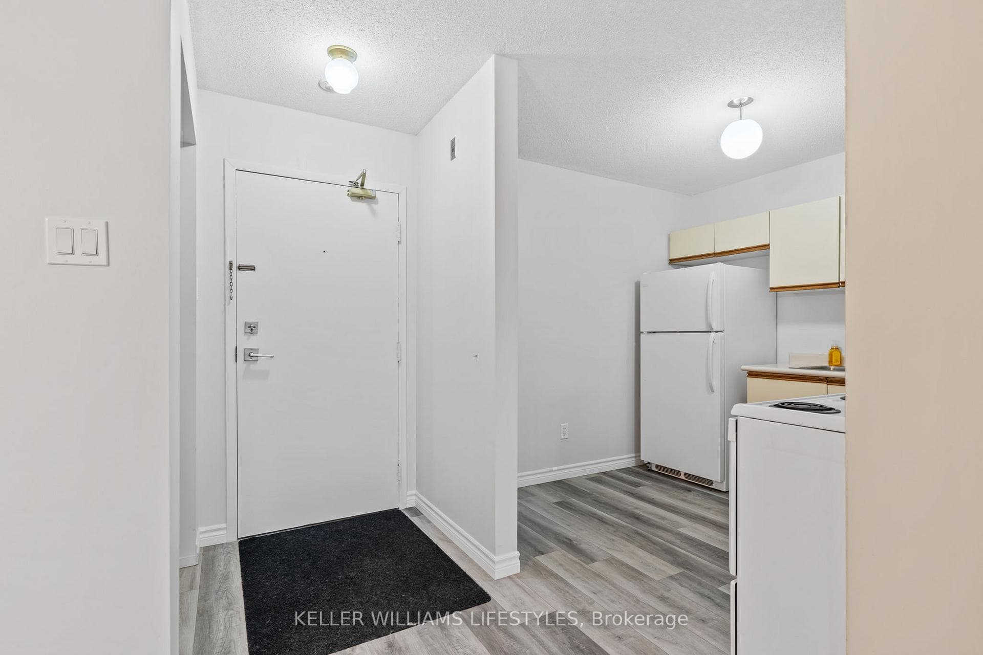 15 Jacksway Crescent Unit 105 photo 8