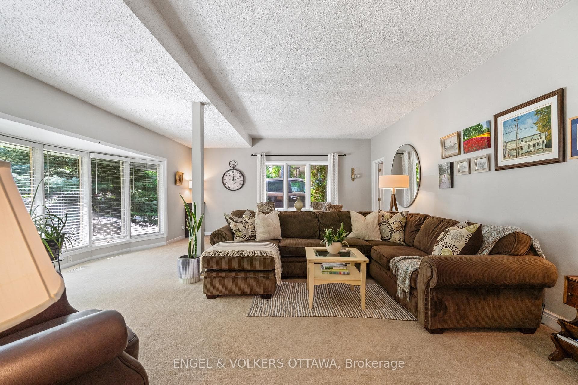 1119 Tighe Street photo 4