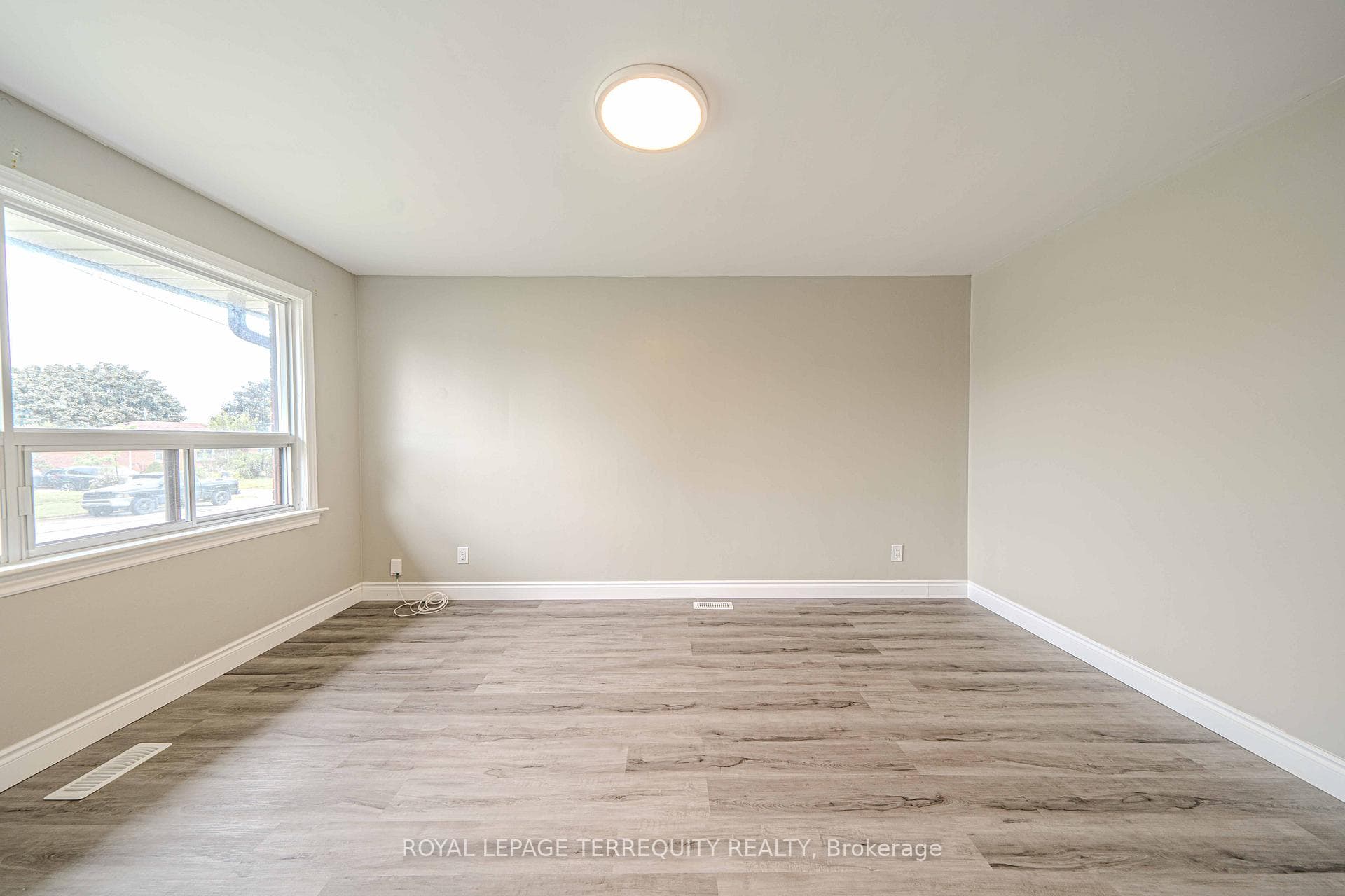 493 Lowell Avenue photo 6