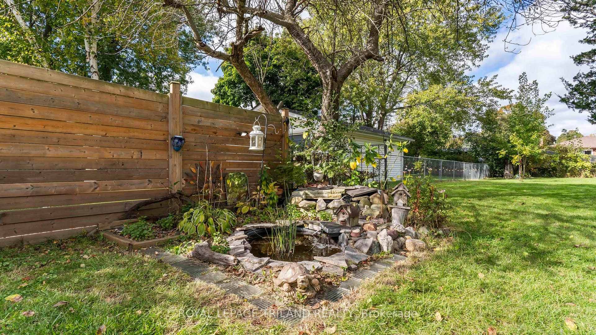 578 Creston Avenue photo 29