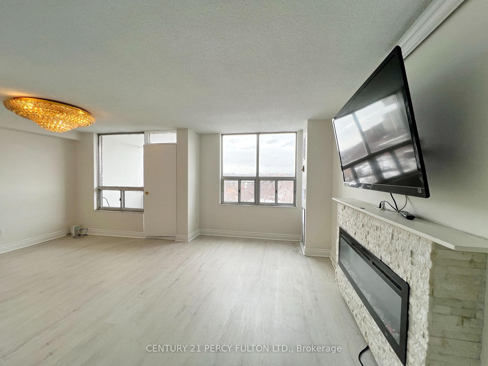 20 Edgecliffe Golfway Unit 1010 photo 9