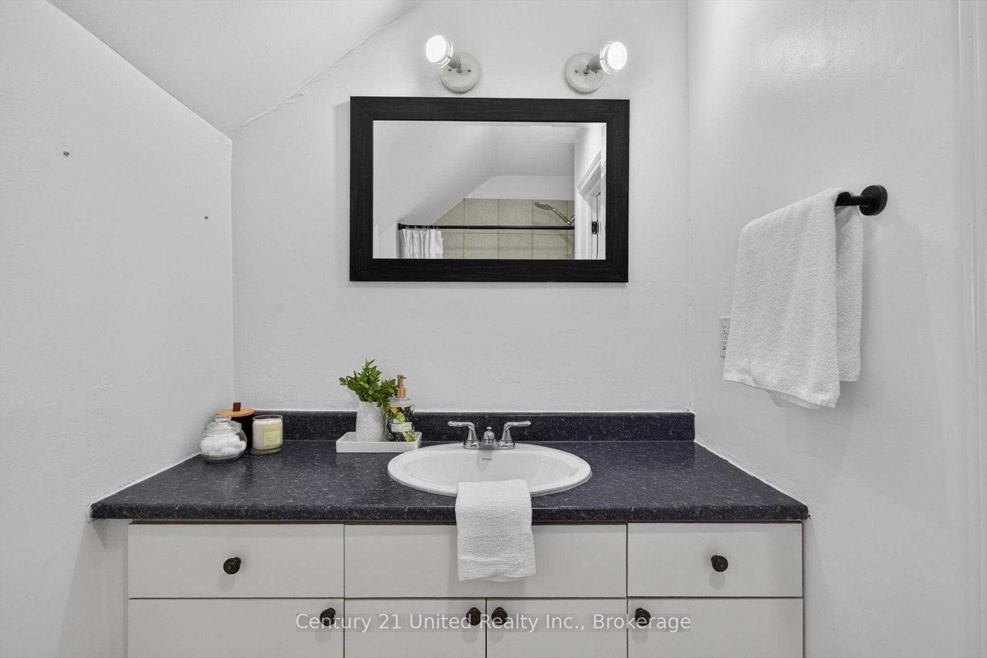4 Bertie Street photo 28