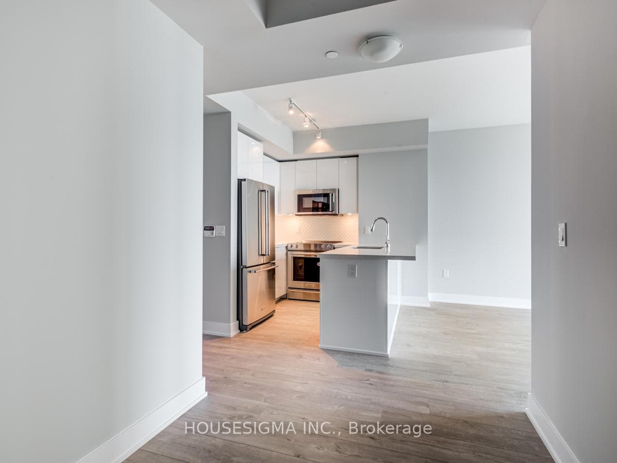 20 Shorebreeze Drive Unit 3209 photo 10