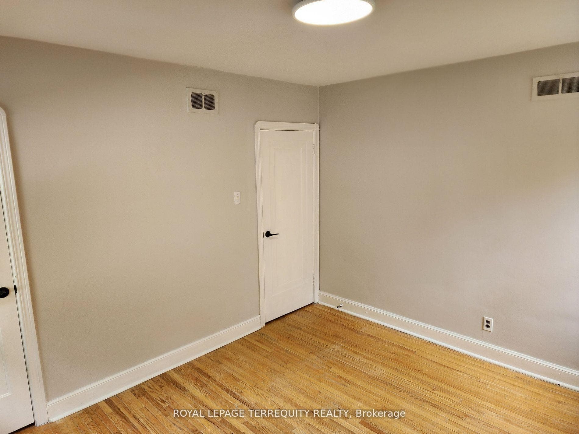 79 Dorset Road Unit Main/Up photo 15