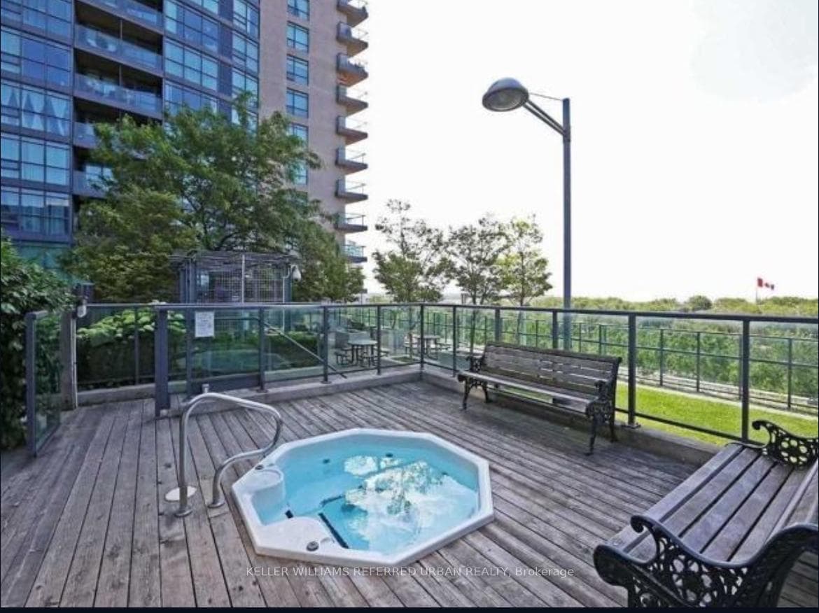 219 Fort York Boulevard Unit 2404 photo 15